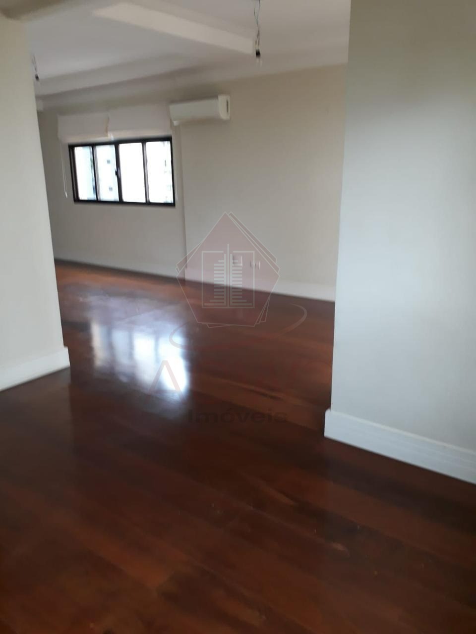 Apartamento à venda com 3 quartos, 211m² - Foto 9