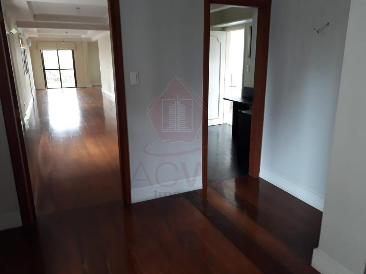 Apartamento à venda com 3 quartos, 211m² - Foto 4