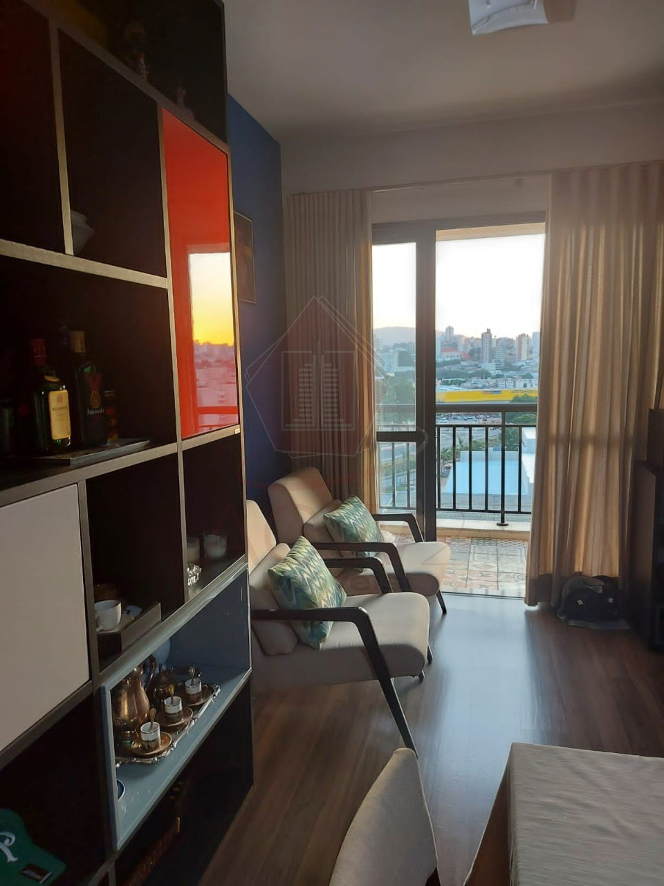 Apartamento à venda com 2 quartos, 77m² - Foto 1