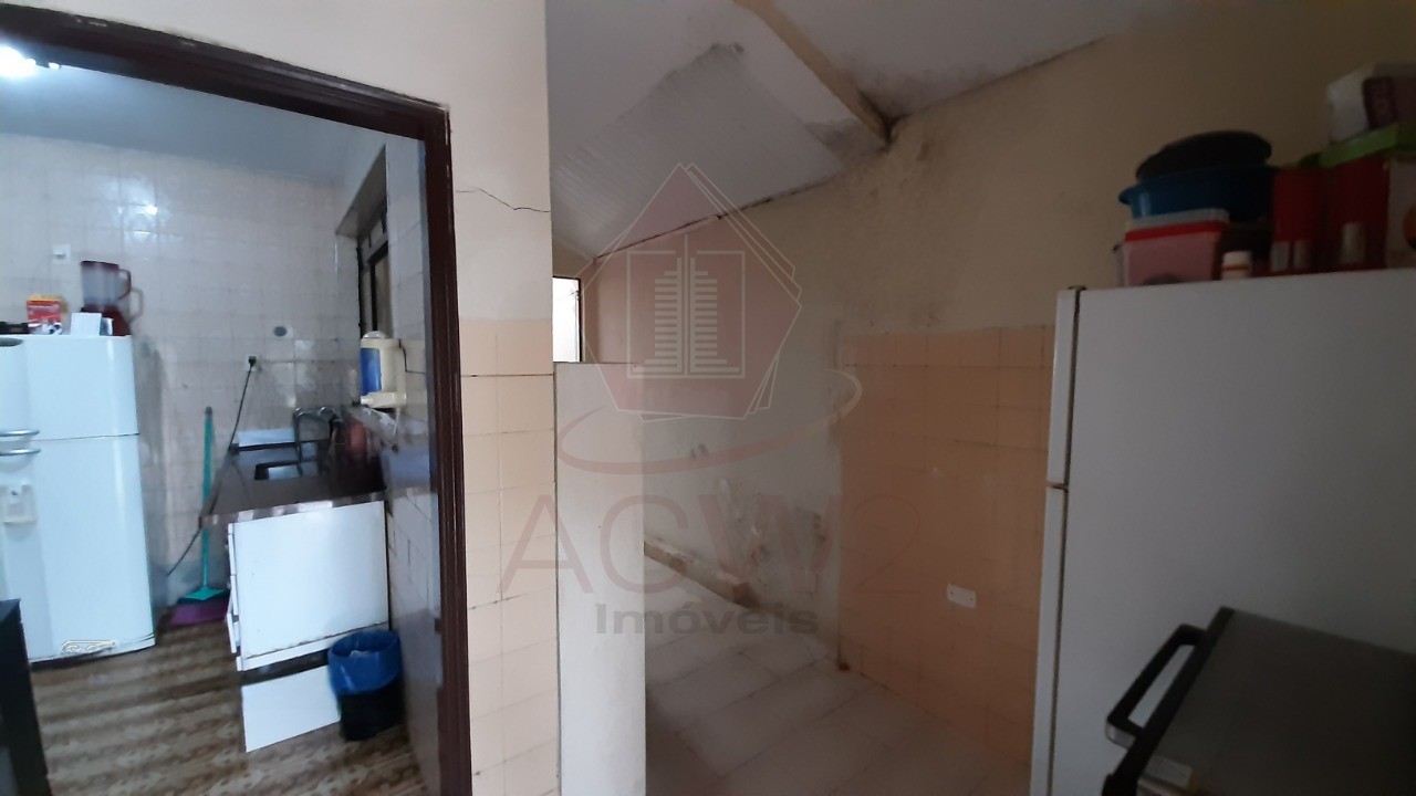 Casa à venda com 2 quartos, 200m² - Foto 6