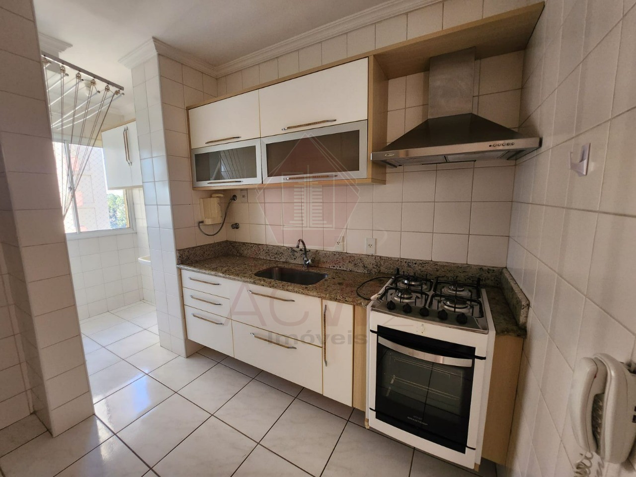 Apartamento à venda com 3 quartos, 74m² - Foto 4