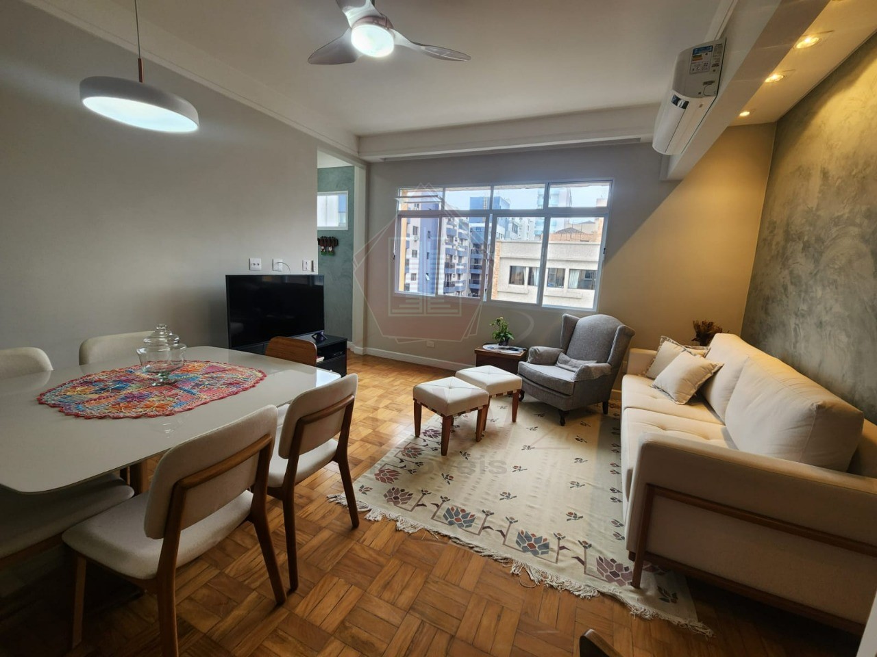 Apartamento à venda com 3 quartos, 111m² - Foto 3