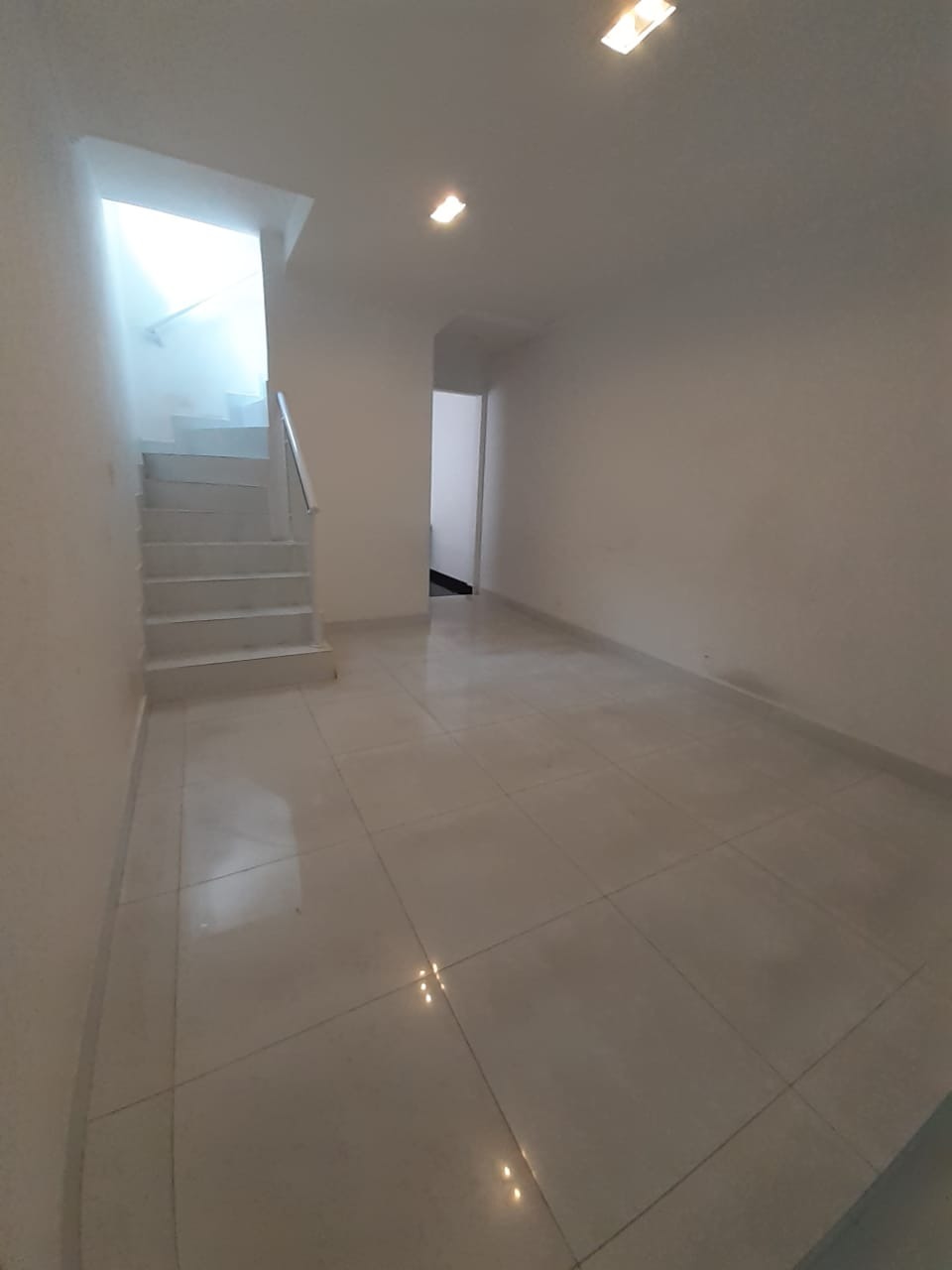 Casa à venda com 3 quartos, 180m² - Foto 2