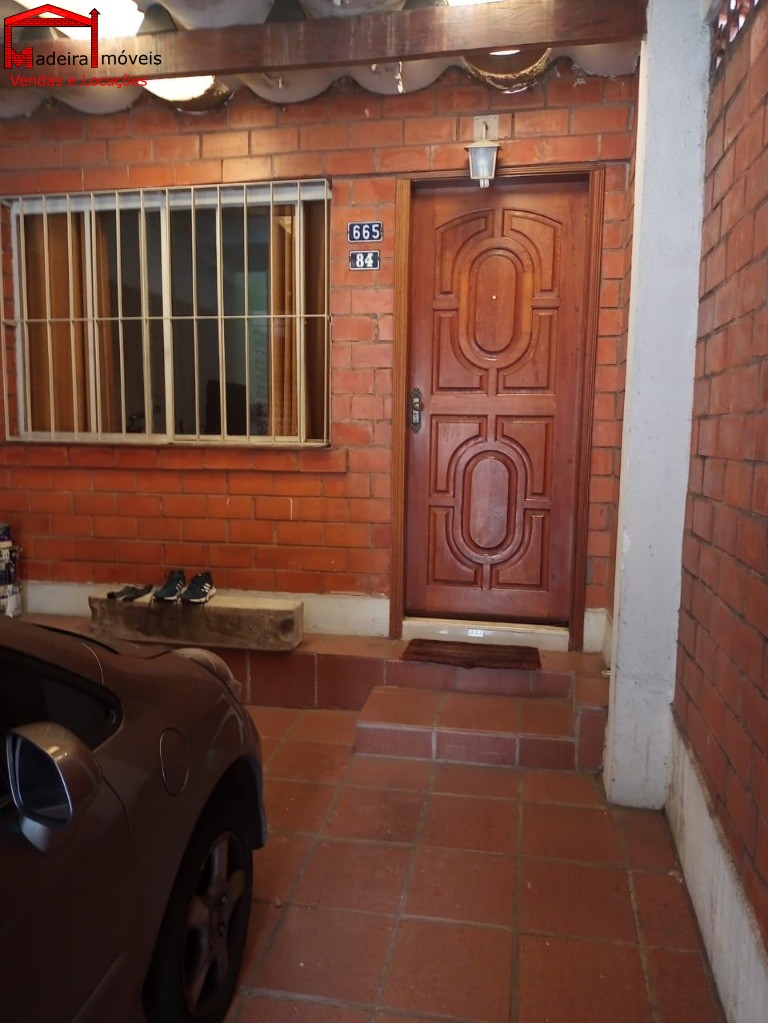 Sobrado à venda com 3 quartos, 100m² - Foto 1