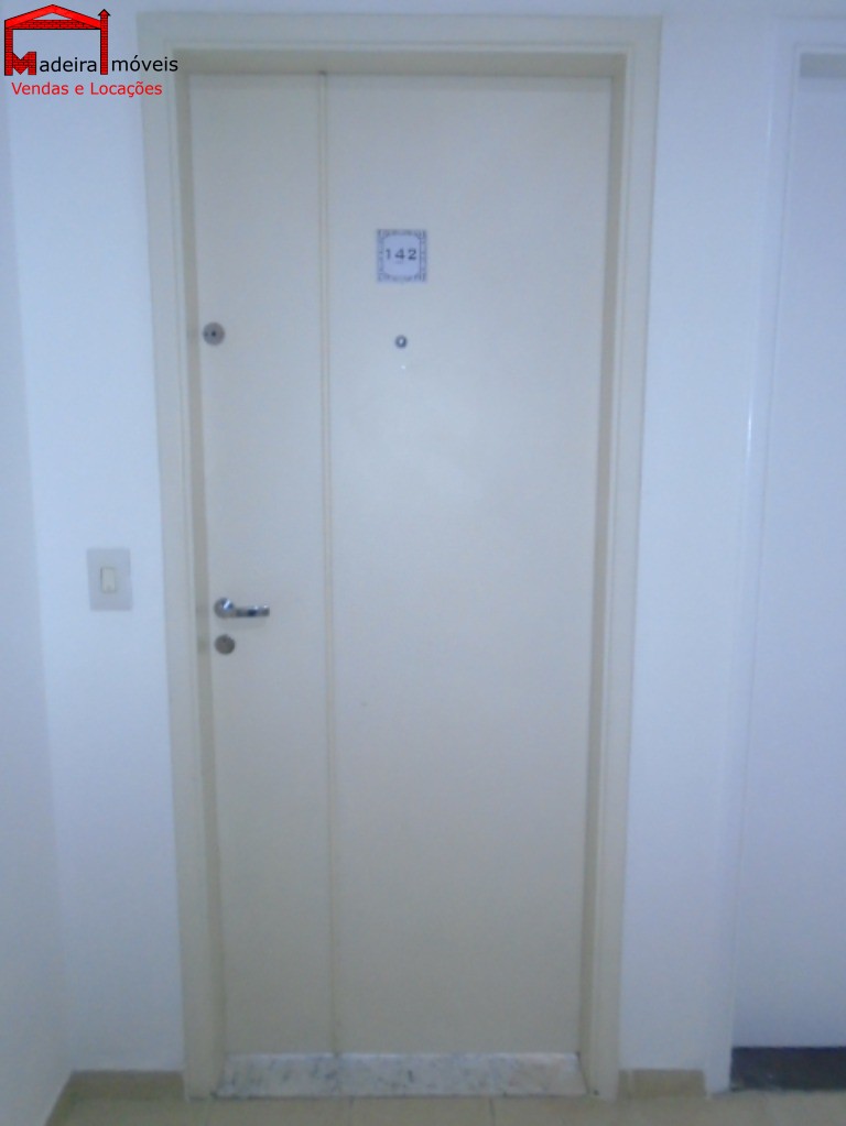 Apartamento à venda com 3 quartos, 70m² - Foto 2