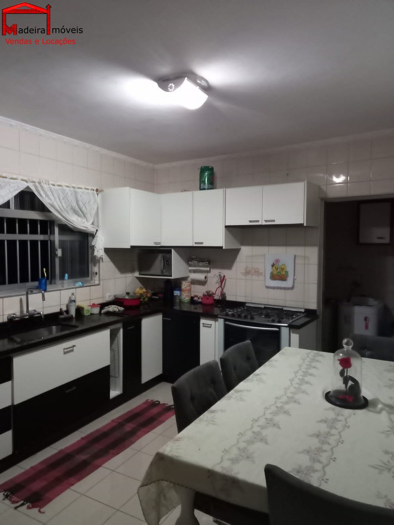 Sobrado à venda com 3 quartos, 100m² - Foto 1