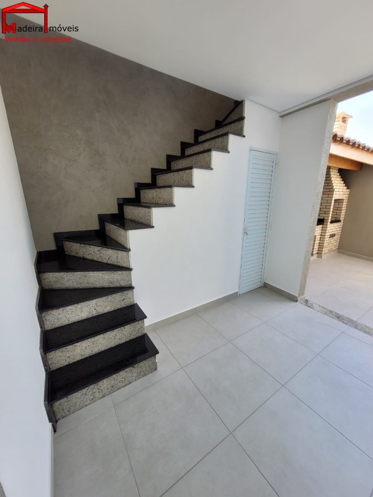 Sobrado à venda com 3 quartos, 160m² - Foto 2