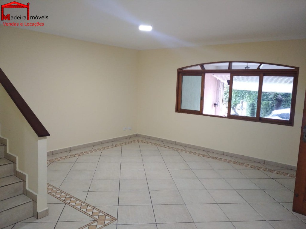 Sobrado à venda com 4 quartos, 111m² - Foto 1