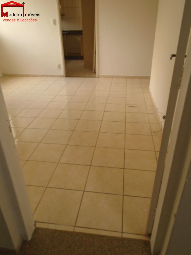 Apartamento à venda com 3 quartos, 69m² - Foto 2