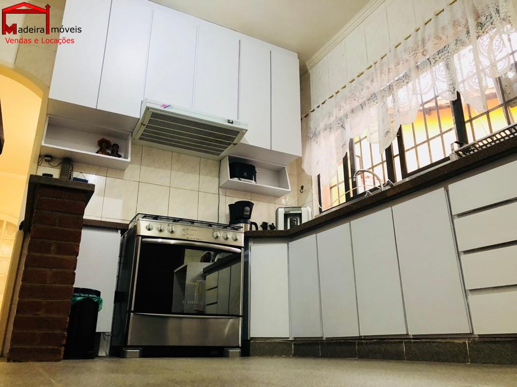 Sobrado, 3 quartos, 238 m² - Foto 1