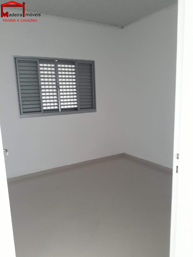 Casa à venda com 2 quartos, 97m² - Foto 2