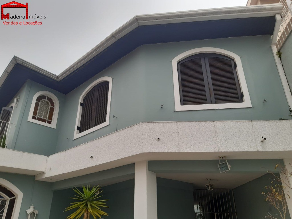 Sobrado à venda com 4 quartos, 175m² - Foto 1