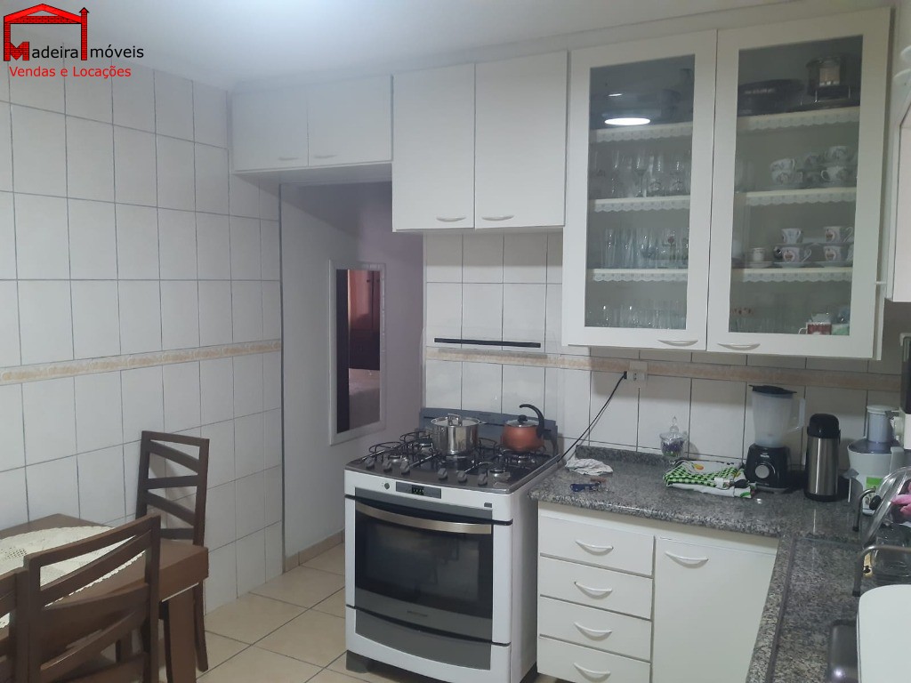 Casa à venda com 2 quartos, 125m² - Foto 1