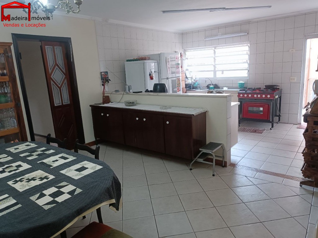 Casa à venda com 4 quartos, 230m² - Foto 3