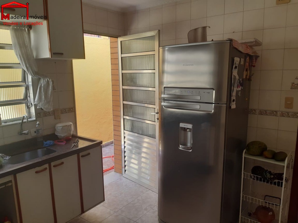 Casa à venda com 3 quartos, 100m² - Foto 1