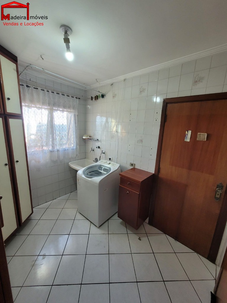 Apartamento à venda com 3 quartos, 234m² - Foto 19