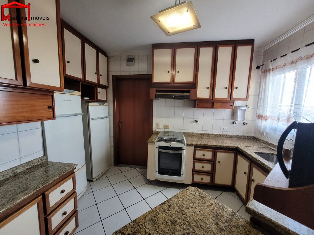 Apartamento à venda com 3 quartos, 234m² - Foto 8