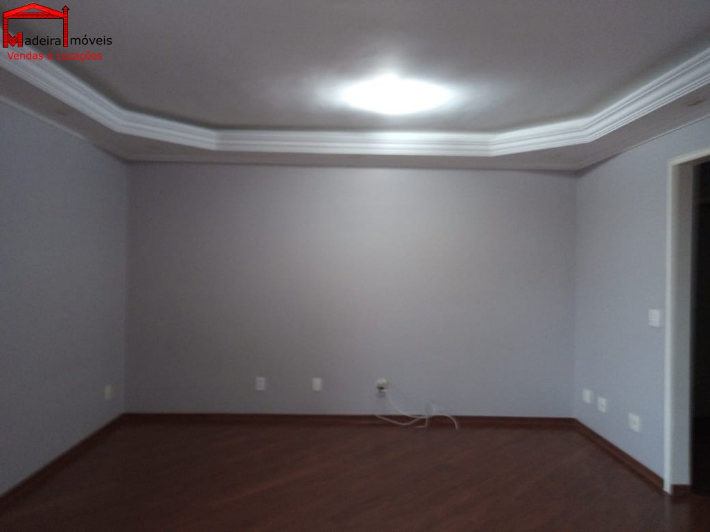 Apartamento à venda com 3 quartos, 105m² - Foto 2