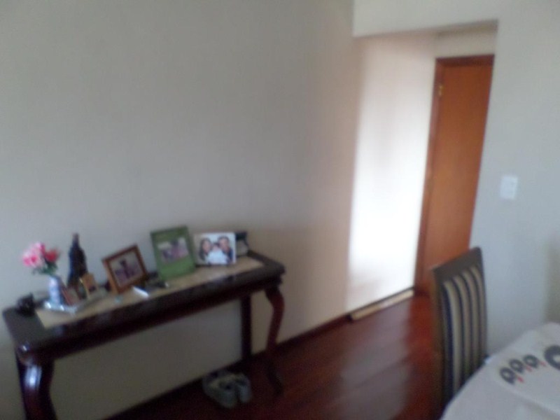 Apartamento à venda com 2 quartos, 75m² - Foto 8