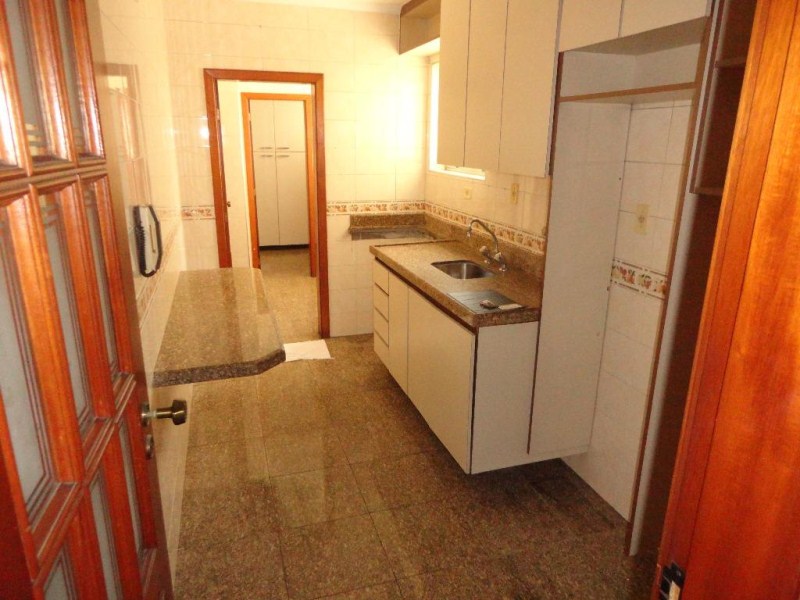 Apartamento à venda com 3 quartos, 138m² - Foto 10