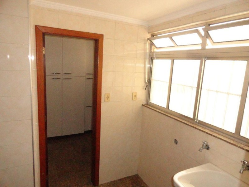 Apartamento à venda com 3 quartos, 138m² - Foto 12