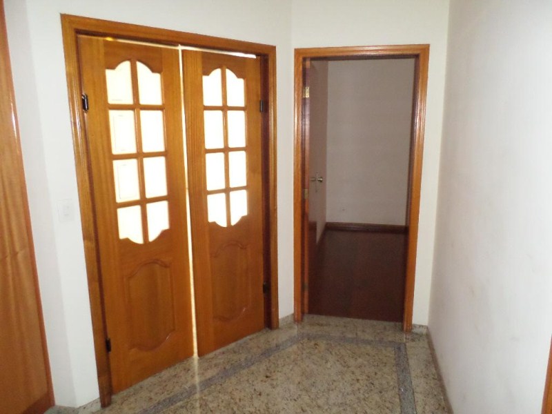 Casa à venda com 3 quartos, 450m² - Foto 12