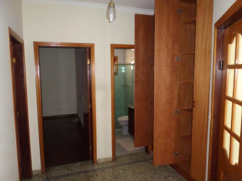 Casa à venda com 3 quartos, 450m² - Foto 14