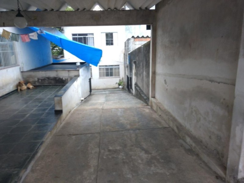 Casa à venda com 2 quartos, 740m² - Foto 2