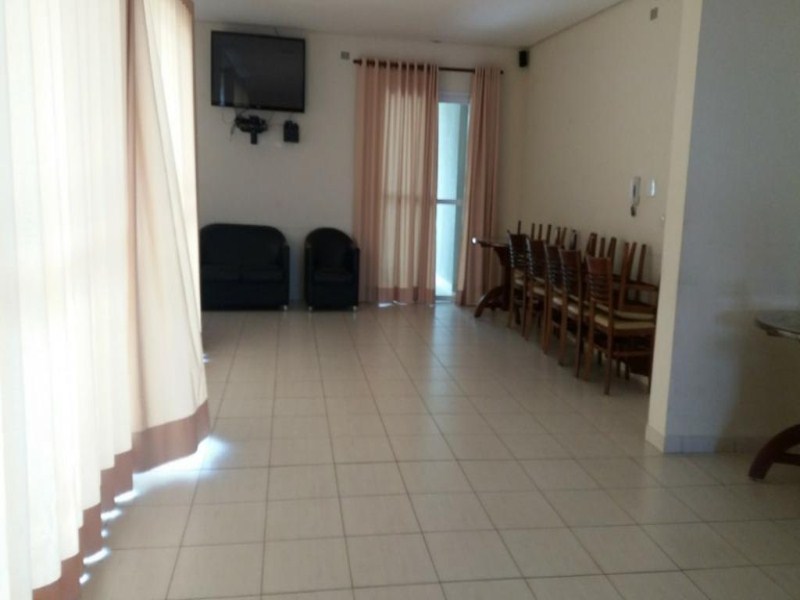 Apartamento à venda com 2 quartos, 67m² - Foto 2