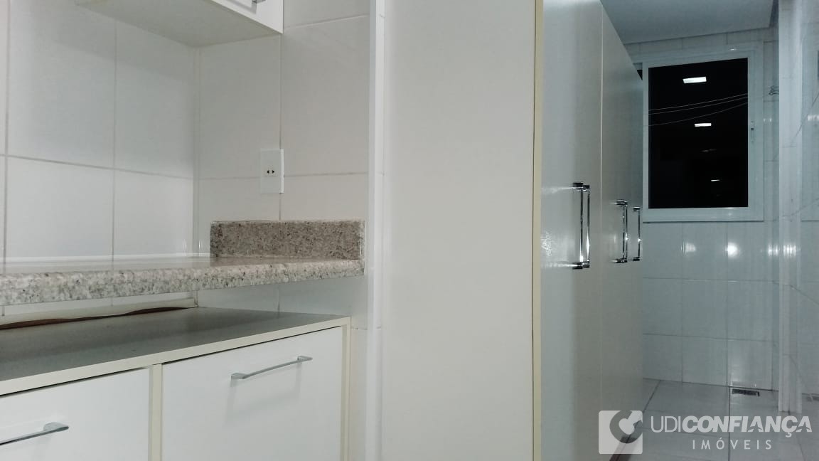 Apartamento à venda com 3 quartos, 160m² - Foto 3