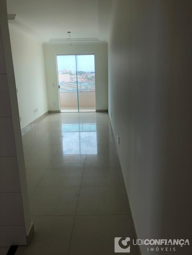 Apartamento à venda com 3 quartos, 79m² - Foto 3