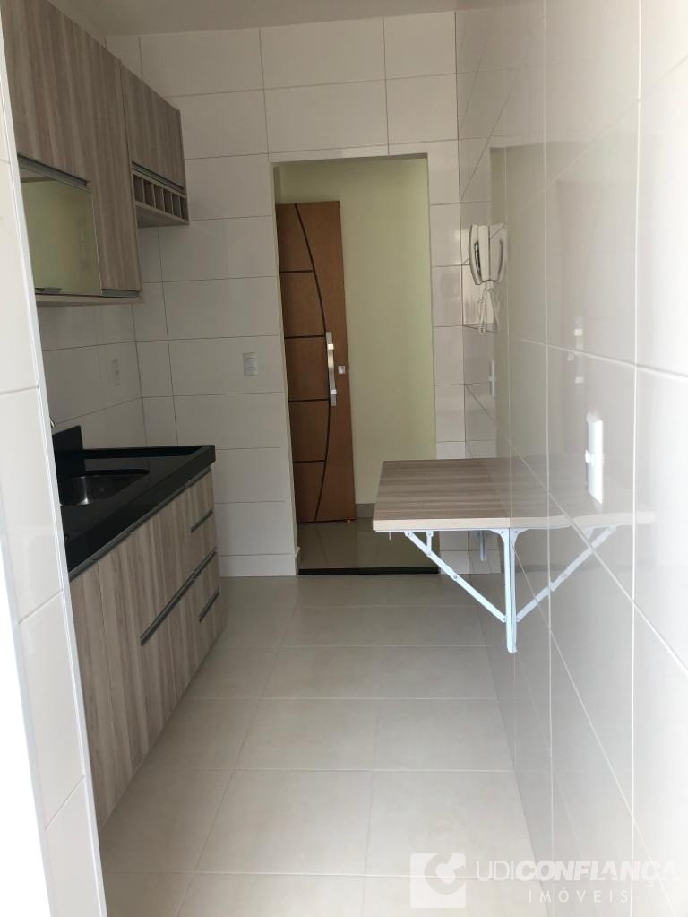 Apartamento à venda com 2 quartos, 57m² - Foto 2