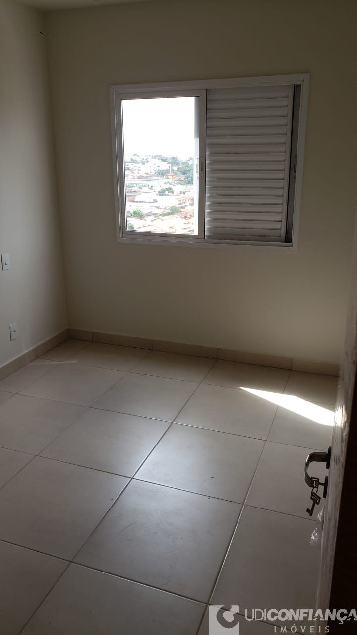 Apartamento à venda com 2 quartos, 62m² - Foto 4