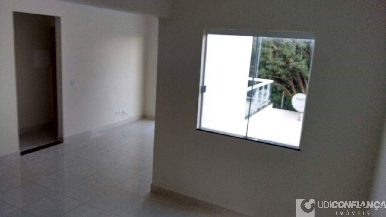 Apartamento à venda com 2 quartos, 68m² - Foto 5