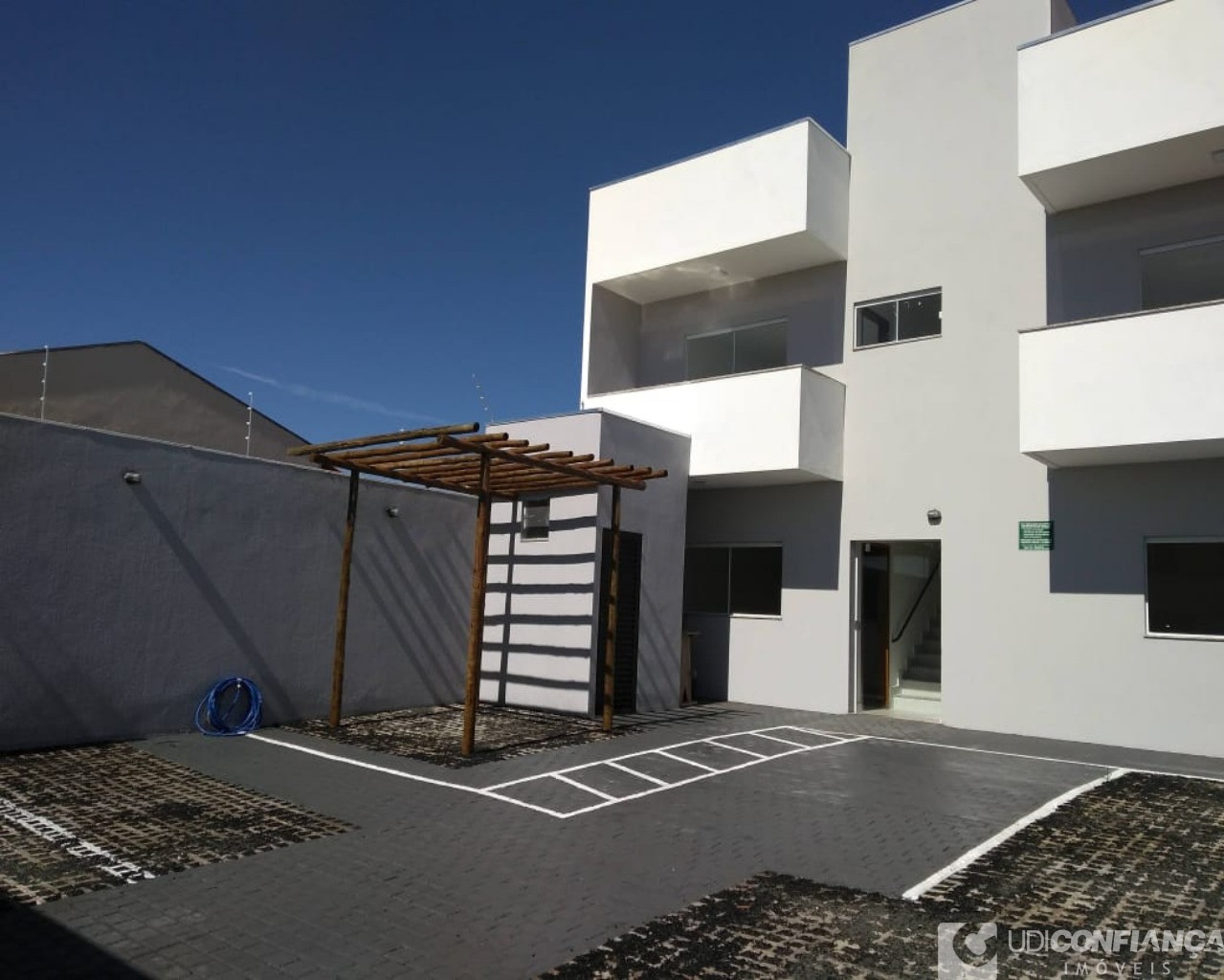 Apartamento à venda com 2 quartos, 67m² - Foto 1