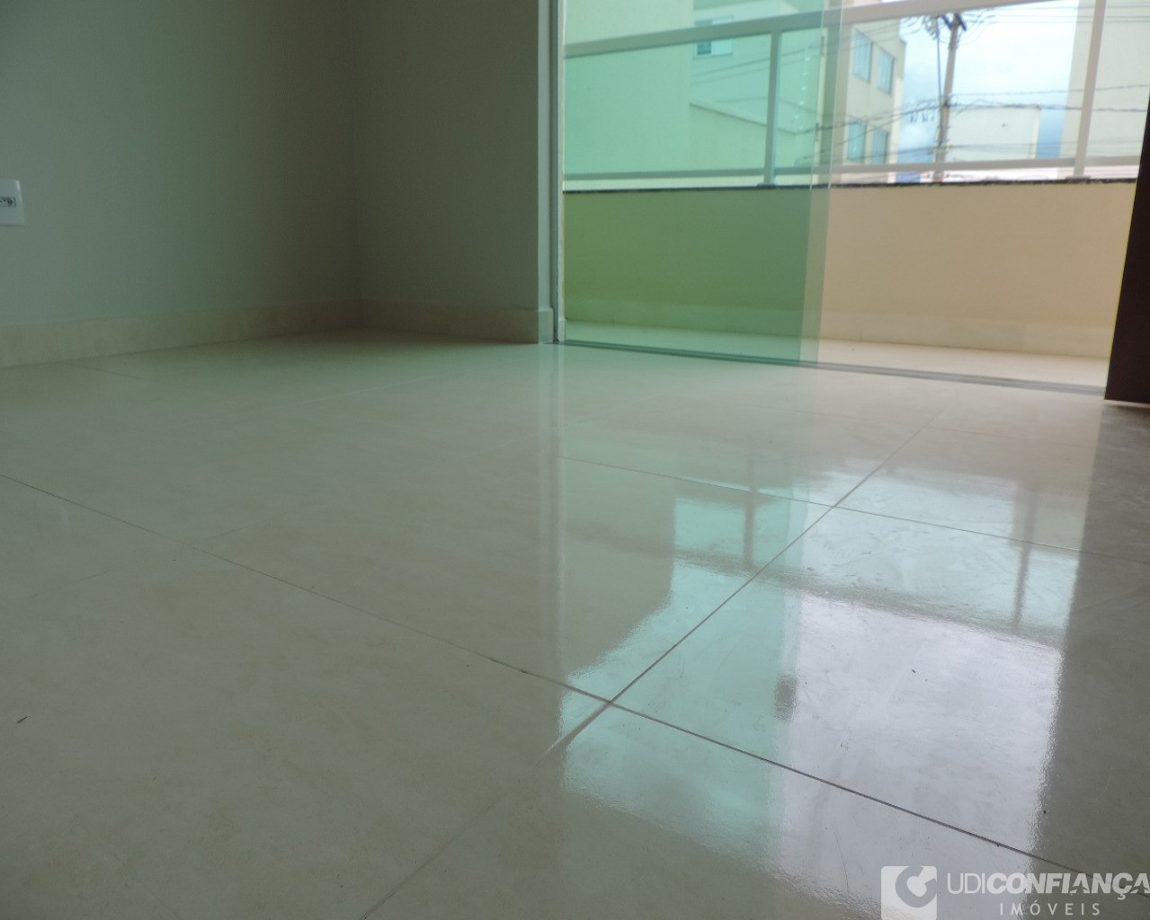 Apartamento à venda com 2 quartos, 75m² - Foto 5