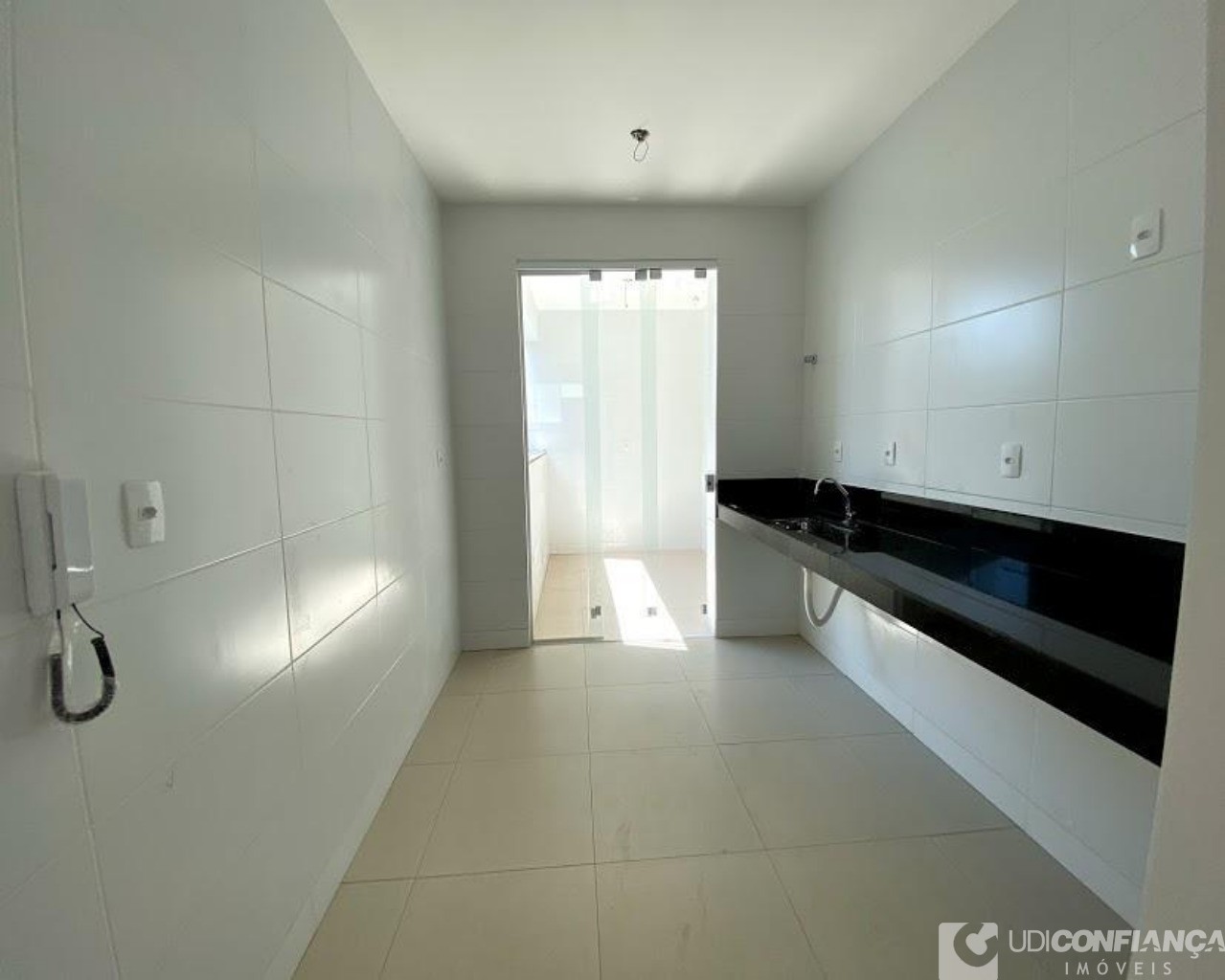 Apartamento à venda com 2 quartos, 64m² - Foto 5