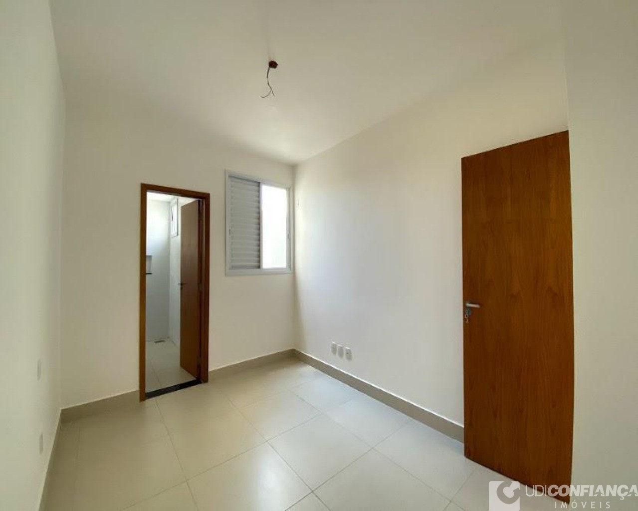 Apartamento à venda com 2 quartos, 64m² - Foto 7