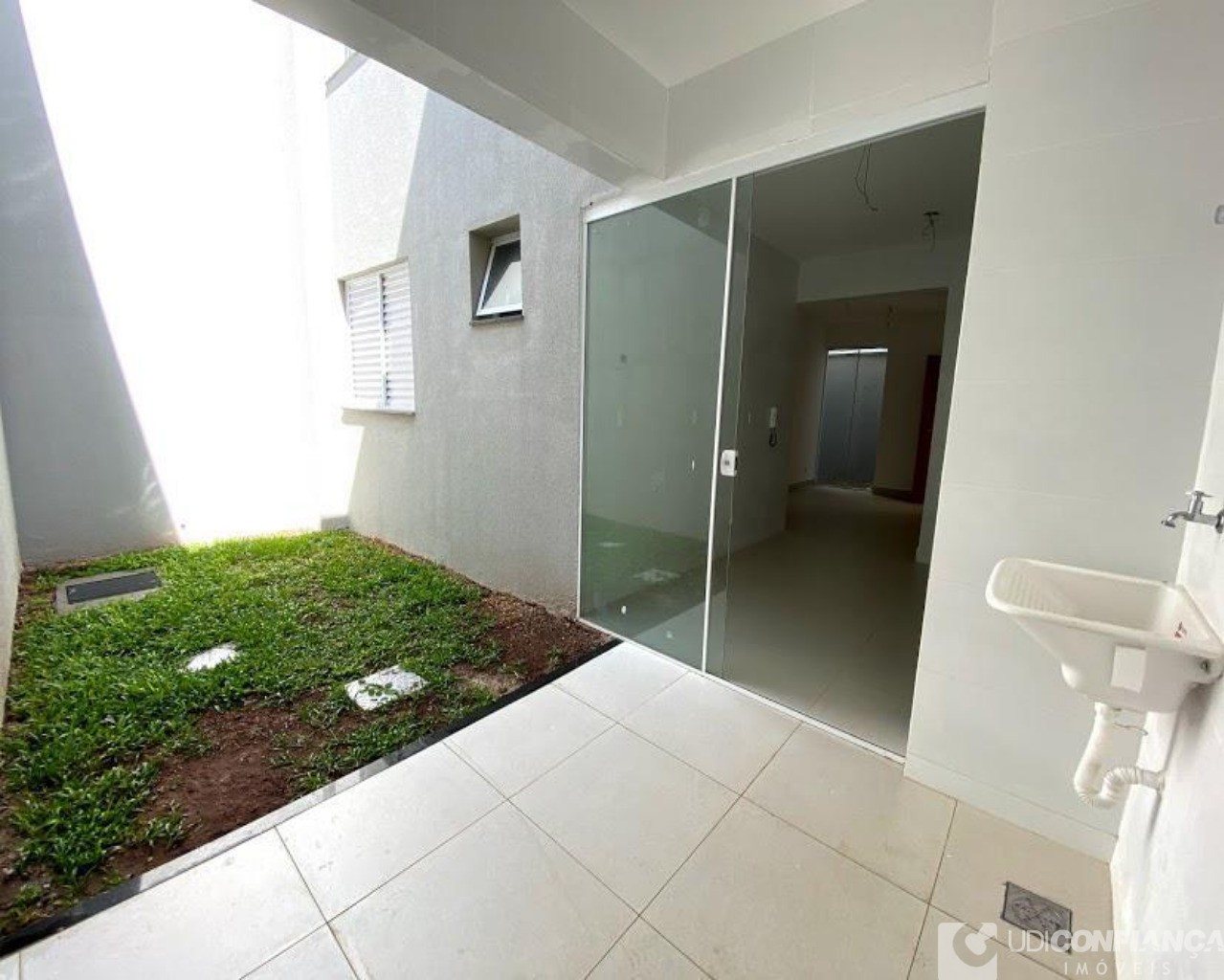 Apartamento à venda com 2 quartos, 64m² - Foto 11