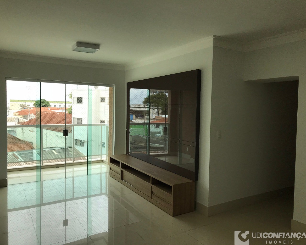 Apartamento à venda com 3 quartos, 94m² - Foto 1