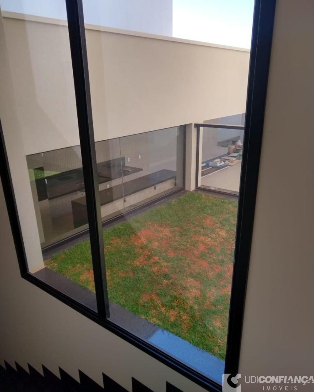 Casa à venda com 3 quartos, 242m² - Foto 9