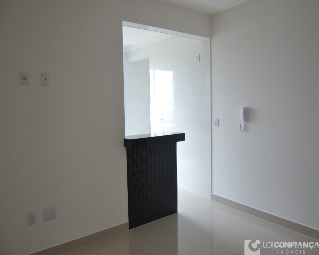 Apartamento à venda com 2 quartos, 62m² - Foto 1