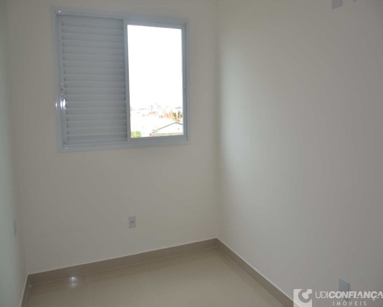 Apartamento à venda com 2 quartos, 62m² - Foto 3