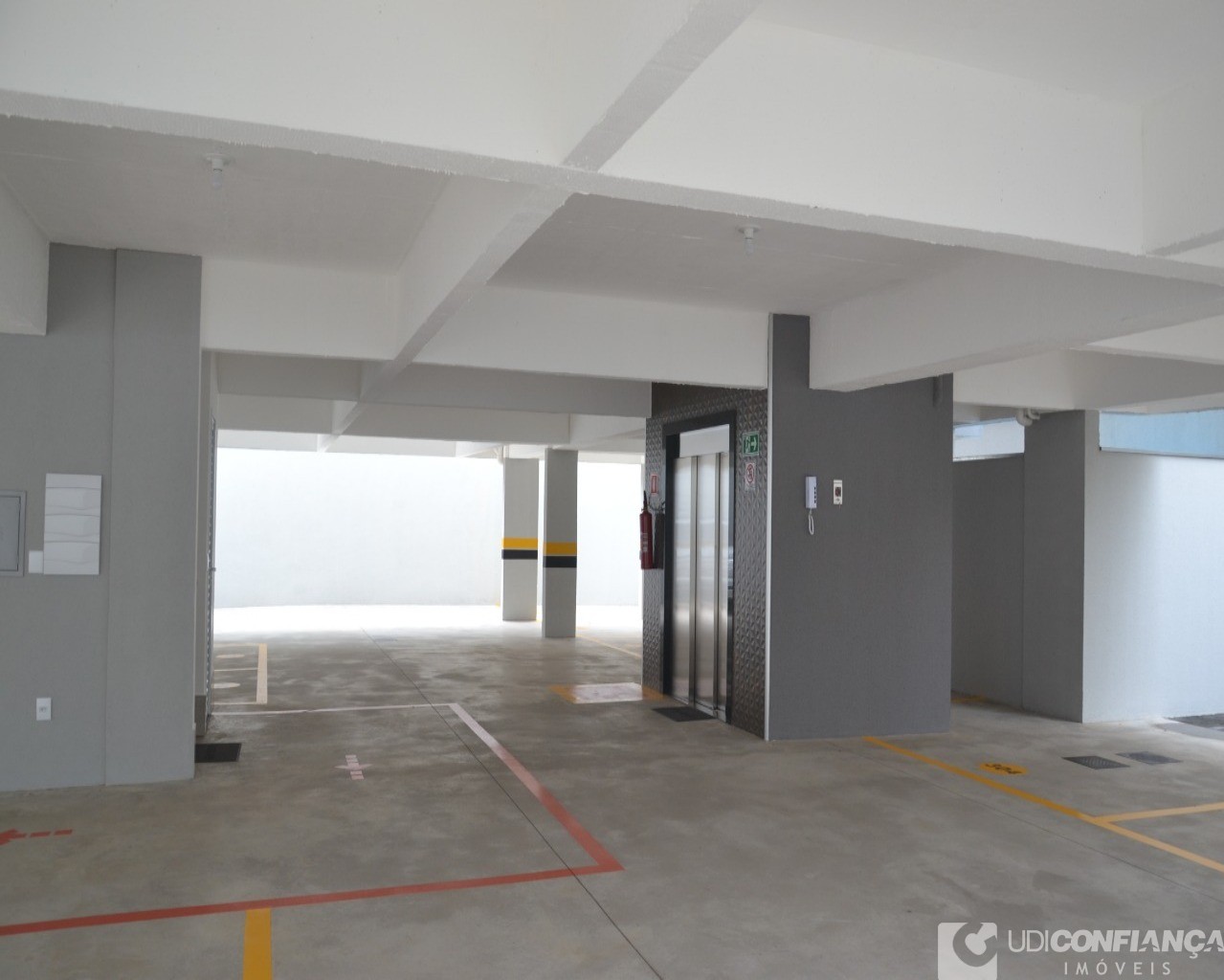 Apartamento à venda com 2 quartos, 62m² - Foto 7