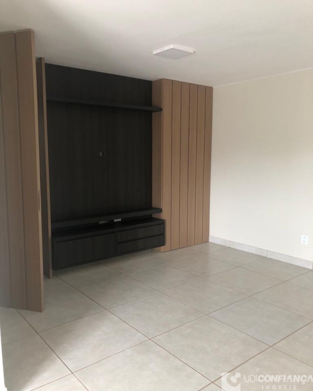 Apartamento à venda com 3 quartos, 70m² - Foto 2