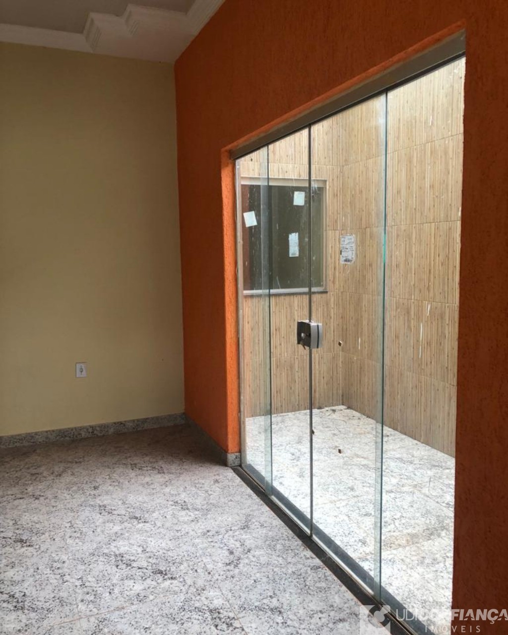 Casa à venda com 3 quartos, 124m² - Foto 1