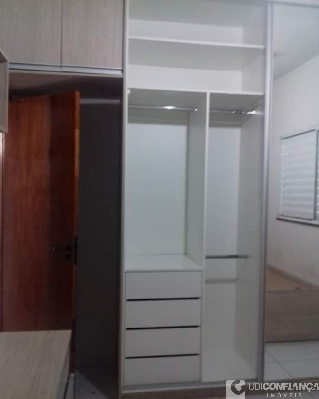 Apartamento à venda com 2 quartos, 77m² - Foto 1