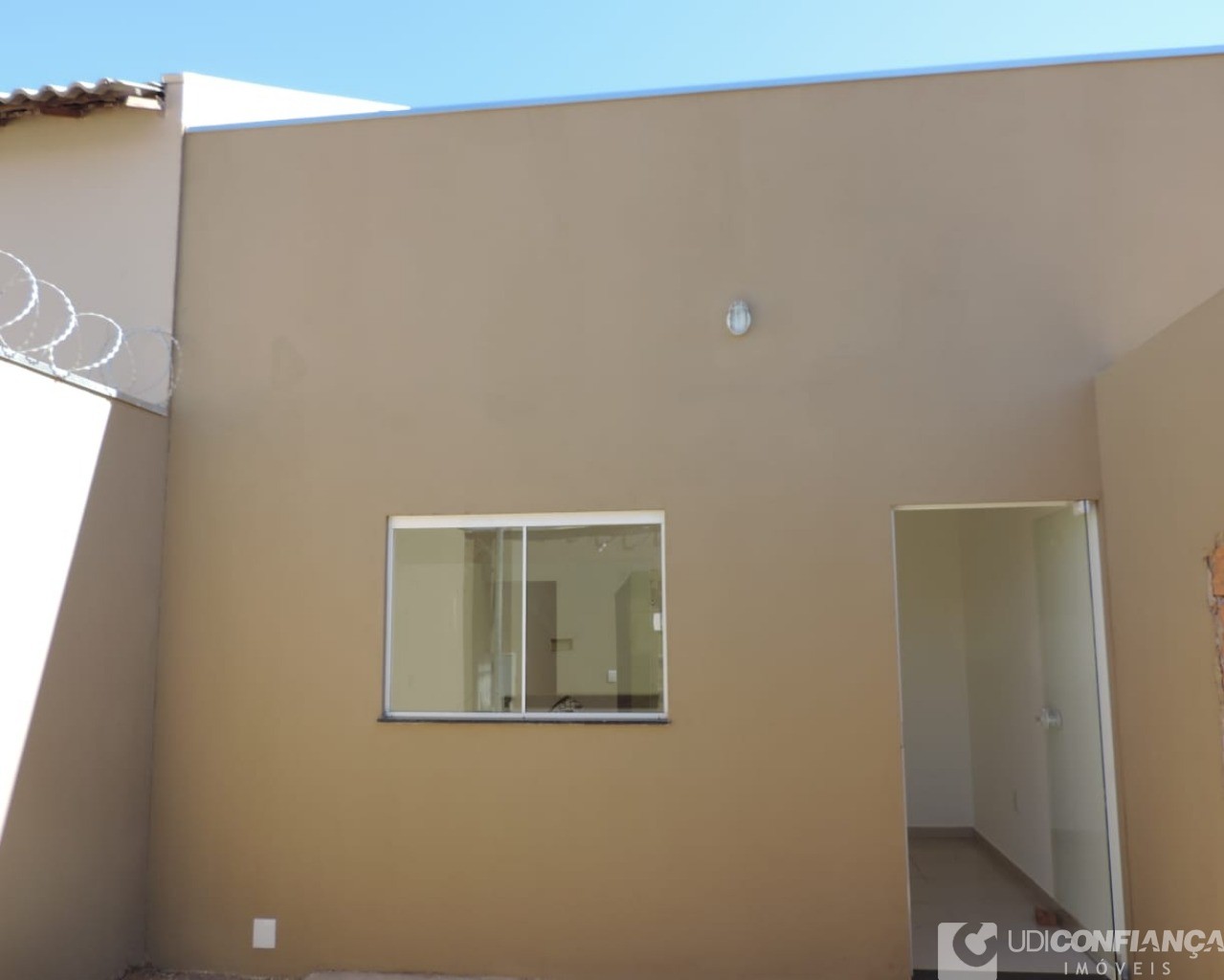 Casa à venda com 2 quartos, 63m² - Foto 4