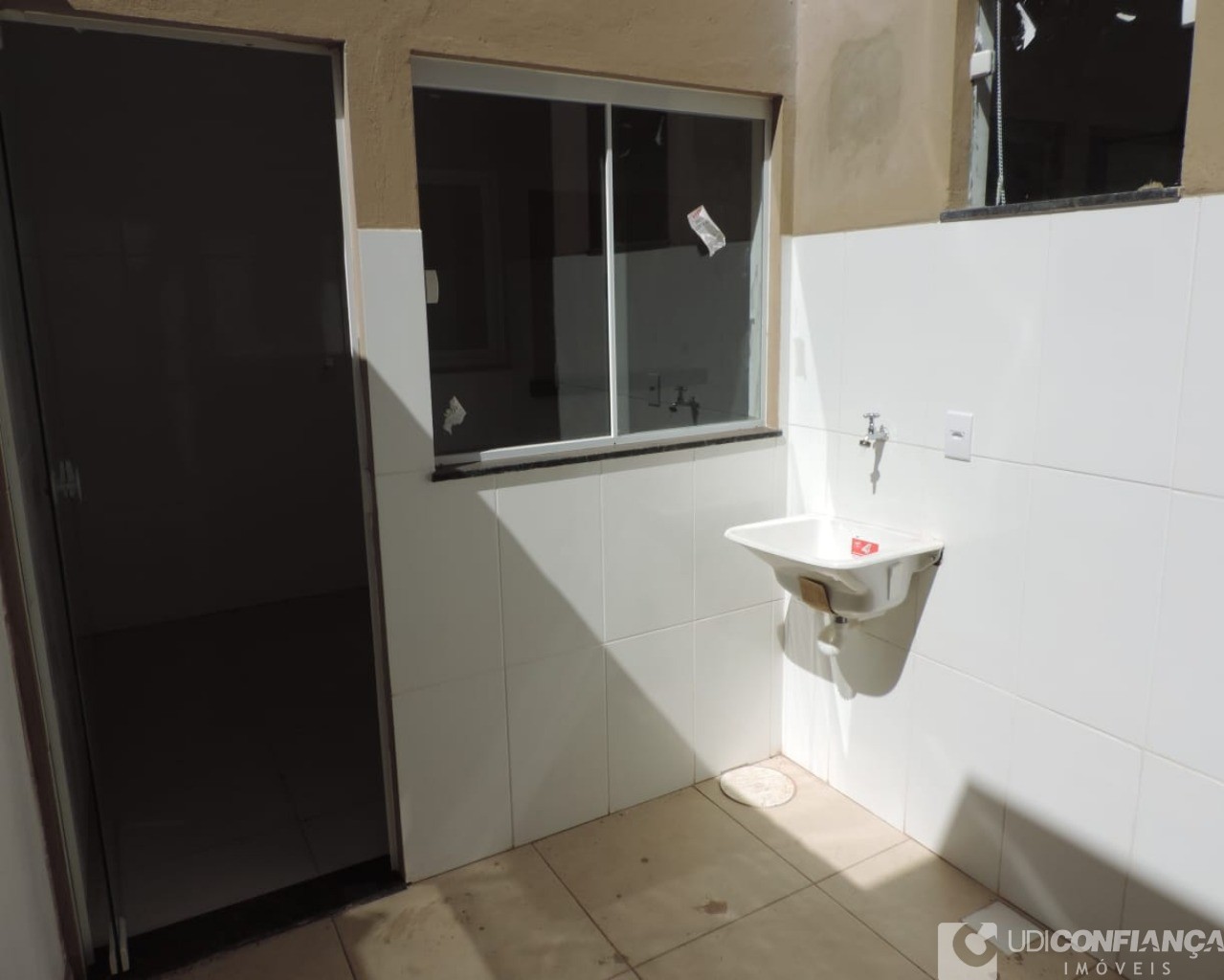 Casa à venda com 2 quartos, 63m² - Foto 16