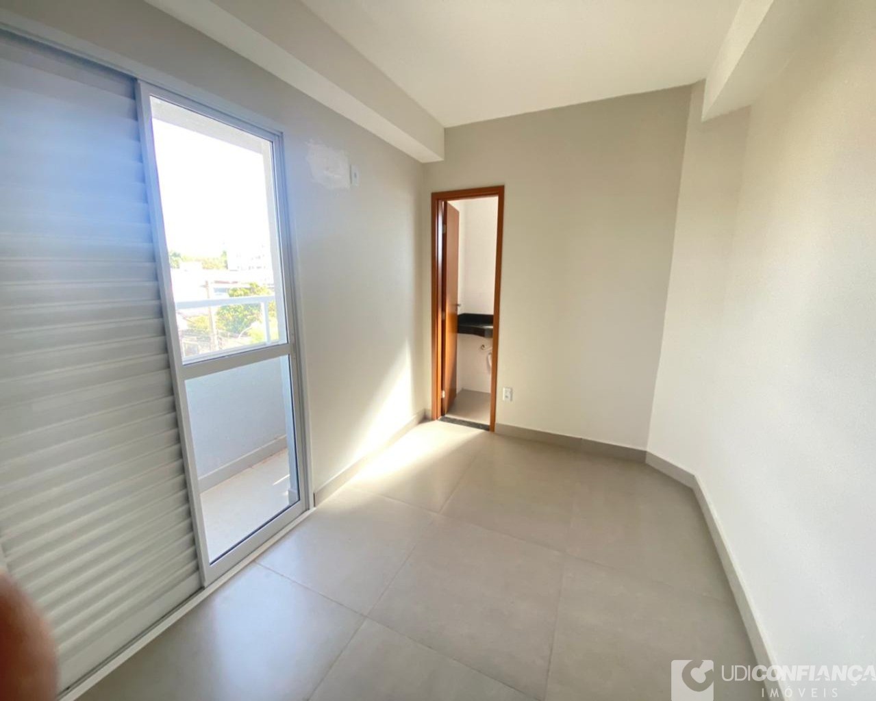 Apartamento à venda com 3 quartos, 100m² - Foto 5